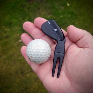 Personalised mini golf club divot tool, putting green pitch mark repairer - Custom laser engraved text or logo. Golfer gift. Junior golfer.