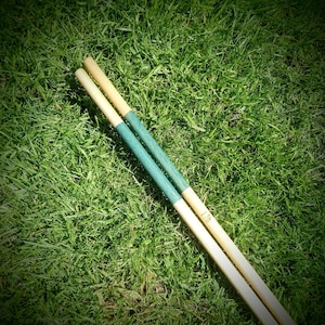 SECONDS IMPERFECTS - Golf alignment sticks slightly warped - Oak, Ash,Lime, Walnut wood - Engraved name and custom colour. Golf display.