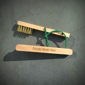 Personalised Wood & Brass golf club brush, groove cleaner - With laser engraved text personalisation. Golf club cleaner. Car detailing.