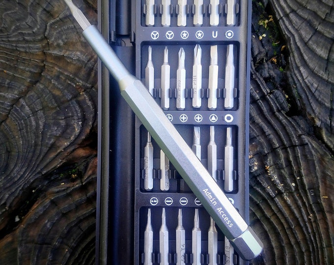 Engraved metal screwdriver set - Personalised name or initials. Computer geek, electronics maker, gadget kit. DIY Fathers Mothers Day gift.