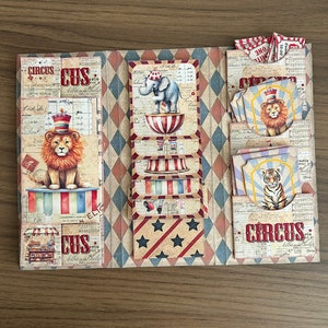 Carpeta plegable de circo, imprimible para diario basura, hojas de collage de carnaval, carpeta cargada, diseño de carpeta plegable para diario basura, descarga