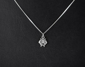 Halsband med uggla i 925 sterlingsilver, elegant hänge, minimalistiskt ugglehalsband, present till henne, levereras i presentask