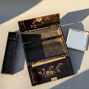 Bureau ancien, France, écriture de voyage, chinoiseries, décoration à la main