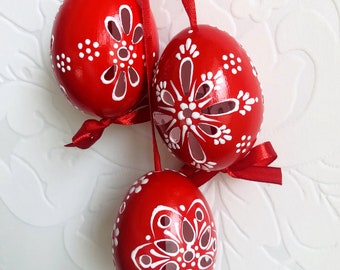 Set 3 Red Easter Eggs with Madeira and Ribbon