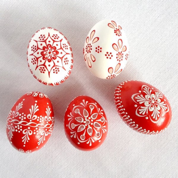 Set 5 Huevos de Pascua Rojos y Blancos con Madeira