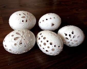 Set 5 White Easter Eggs with Madeira