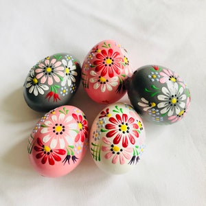 Set 5 uova di Pasqua rosa-bianco-grigio con fiori