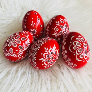 Set 5 Red Easter Eggs with Madeira