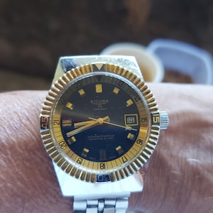 1970s Swiss Sicura Men&#39;s Mechanical Diver Watch .
