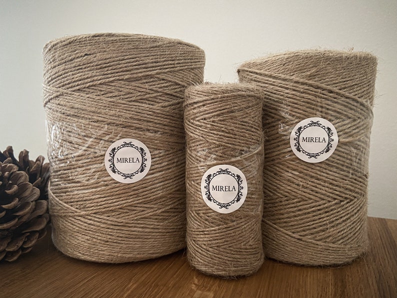 brown jute rope
