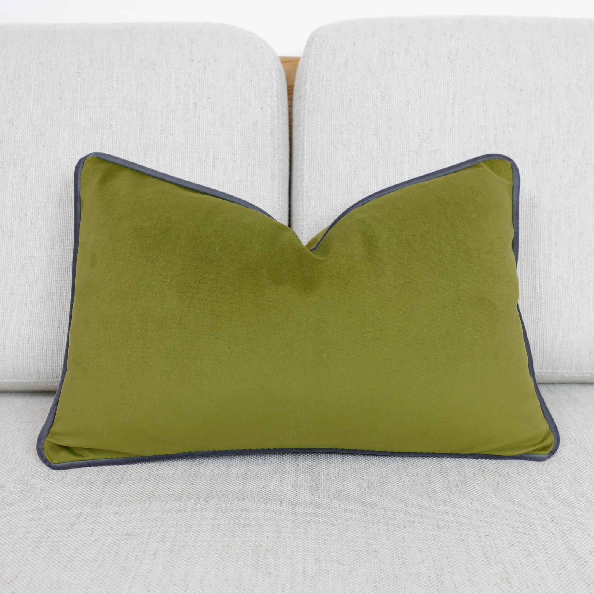Federe per cuscino in velluto verde oliva con profili a contrasto in lussuoso velluto di peluche. Cuscini blu/arancione/verde/verde acqua/senape. - Italia