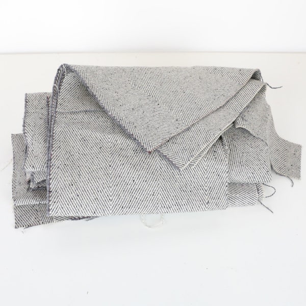 Eco Recycled Wool Herringbone Fabric Offcuts Remnants Scraps Grey 1KG Bag