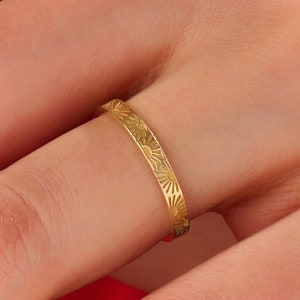 Solid Gold Sun Wedding Band, 14k Gold Matching Ring for Men Women, Comfort Fit Band, Celestial Anniversary Band, Minimalist Couples Ring