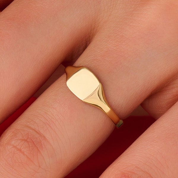 14k Personalized Signet Ring Women, Solid Gold Custom Engraved Square Ring, Unisex Pinky Ring, Geometric Name Initial Ring, Gifts for Her