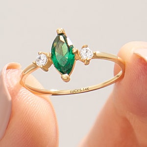 Marquise Emerald Ring, 14k Solid Gold Green Emerald Ring, Minimalist Ring for May, Dainty Emerald Ring, Small Emerald Ring, Birthday Gift
