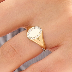 Diamond Signet Ring, Solid Gold Oval Signet Ring for Women, Personalized Initial Ring, Pinky Signet Ring, Pave Diamond Pinky Ring, Gift Her