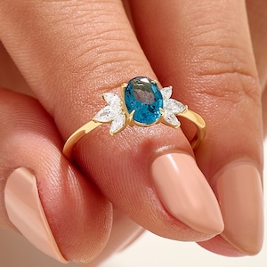 14K Solid Gold Sapphire Engagement Ring – Floral Oval Blue
