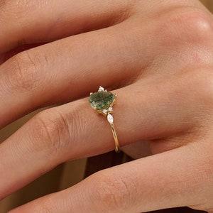 Impresionante anillo de compromiso de ágata de musgo de pera, anillo de promesa vintage de oro macizo, anillo de aniversario verde acuático de 14 kt, anillo de solitario de cristal para mujer imagen 2