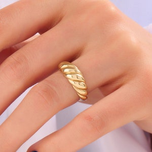 14K Shrimp Croissant Ring, Solid Gold Chunky Dome Band, Unique Statement Rings for Women, Thick Everyday Ring, Twisted Rope Ring Gift