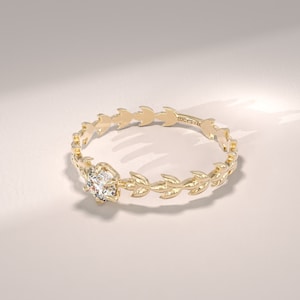 Diamond Solitaire Vine Ring, 14k Gold Leaf Eternity Engagement Ring, Solid Gold Minimalist Floral Promise Ring, Nature Inspired Diamond Ring