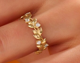 Diamond Ivy Ring, 14k Gold Leaf Wedding Band, Solid Gold Botanical Ring Women, Dainty Floral Thick Band Ring, Nature Inspired Leafy Ring,