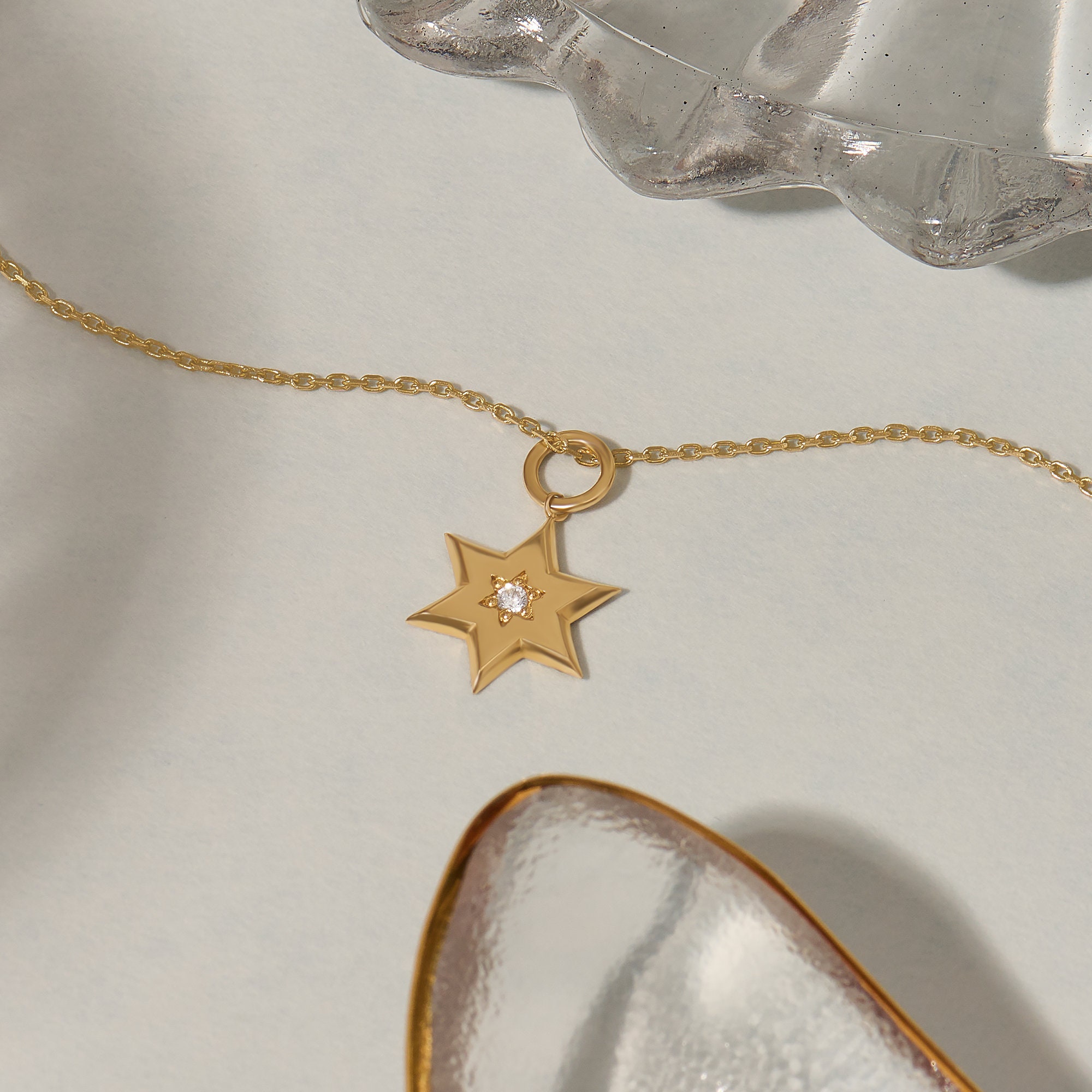 ダイヤモンドミニマルダビデの星ペンダント、14Kソリッド