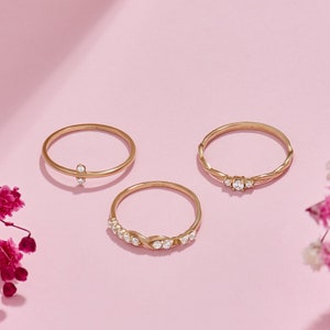 14k Gold Diamant Minimal Twisted Solitärring, zierliche Verlobungsring Frauen, winziger Diamant Versprechensring, kleiner Brautring aus Massivgold Bild 7