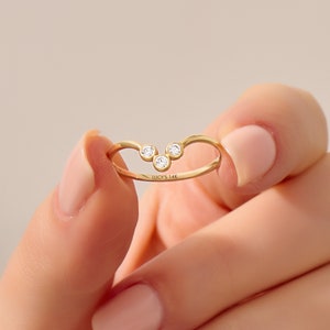 Diamond Trio Bezel Curved Wedding Ring | 14k Solid Gold Chevron Stacking Ring | Bezel Set V Shape Ring Women | Small 3 Diamond Ring Enhancer