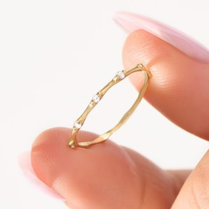 Solid Gold Stacking Ring, Ultra Thin Moissanite Ring Stackable, 10K 14K 18K Real Gold, 1mm Wedding Band, 1/4 Sizes Available Bild 6