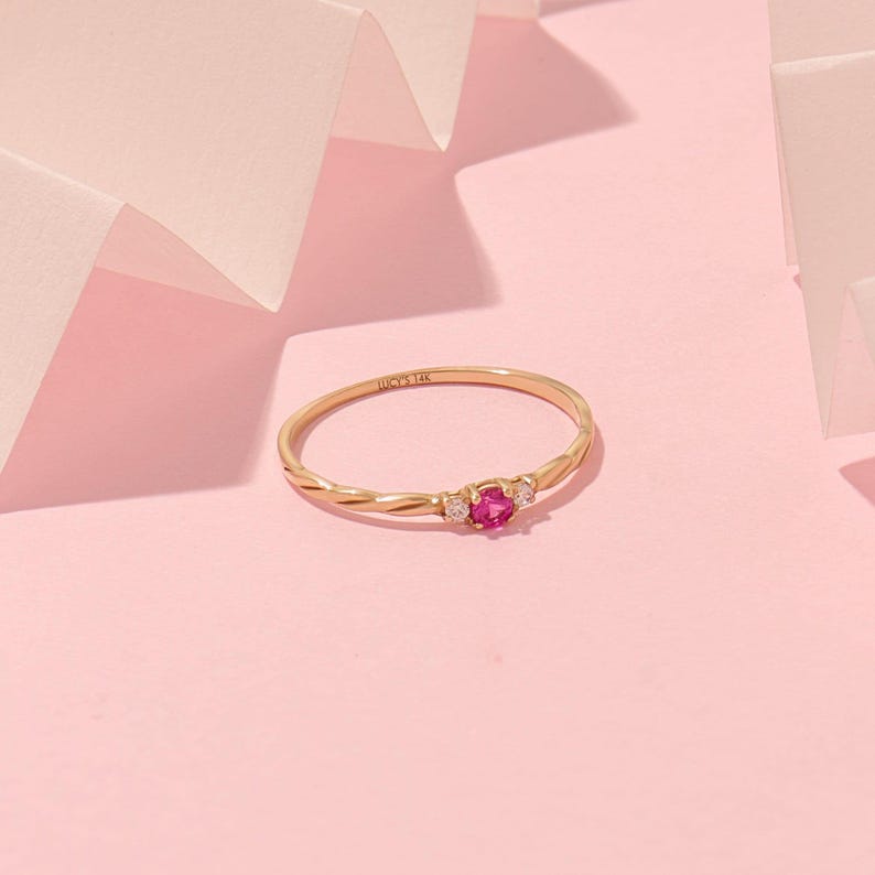 Ruby Ring, 14K Solid Gold Twisted Ruby Ring for Women, Dainty Pink Gemstone Band, Small July Birthstone Ring, Thin Stacker imagem 11