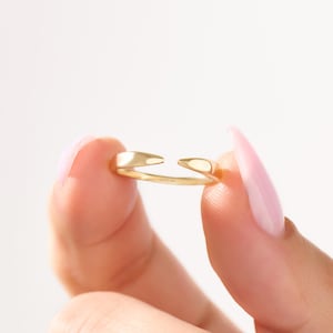 Open Wedding Band Women, 14K Gold Claw Ring Enhancer for Engagement Solitaire, Solid Gold Open Ring, Dainty Wrap Ring, Gift for Her