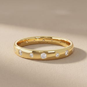 14K Solid Gold Flush Set Diamond Wedding Band – Alternating Diamond Ring