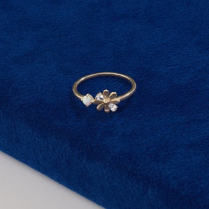 AFFY Simple Daisy Flower Promise Ring 14k White Gold Over Sterling Silver For Women Ring Size 8