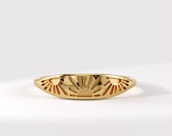 Sun Signet Pinky Ring in 14k Solid Gold – Celestial Engraved Ring