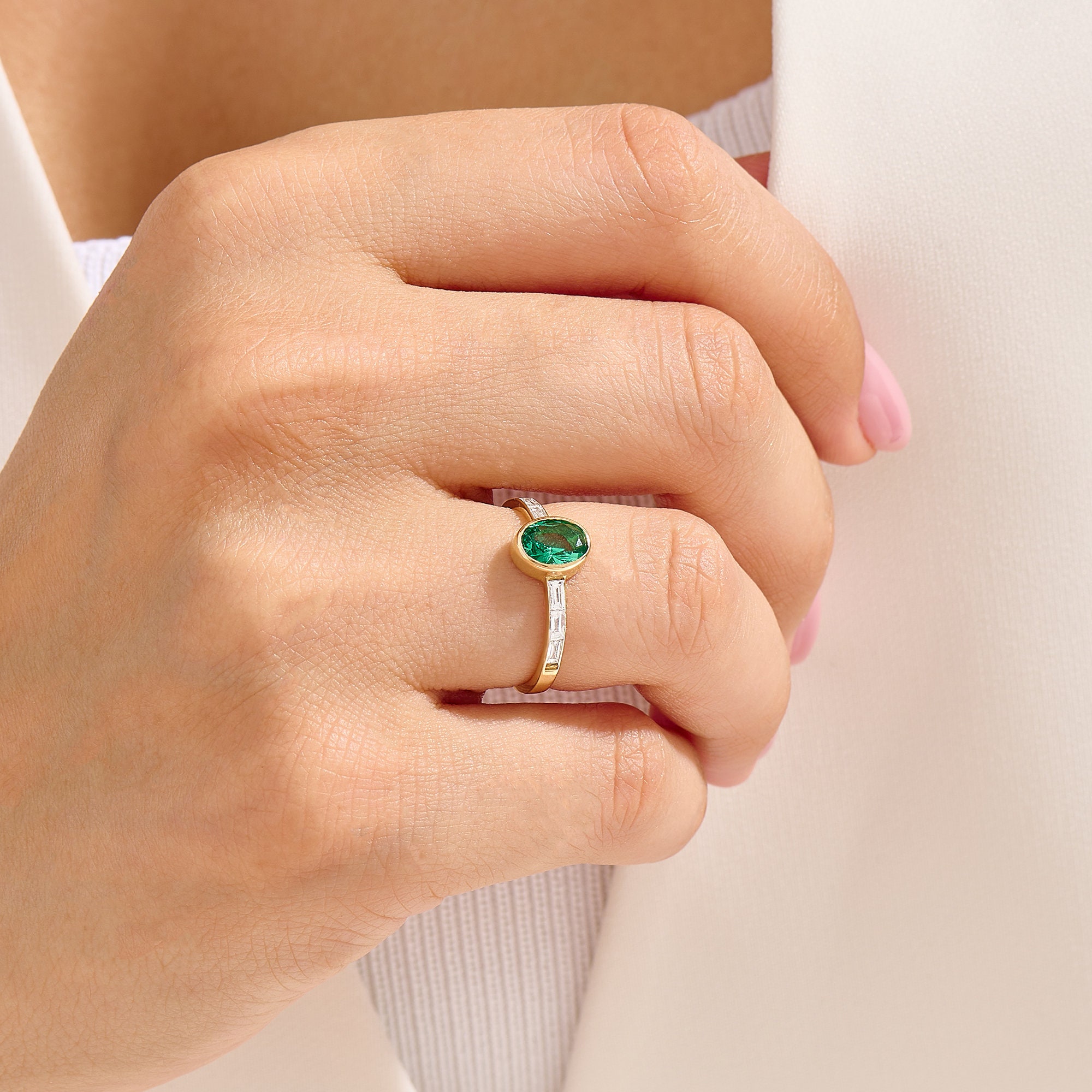 Lab Created Diamond Emerald Ring Vintage Bezel Ring 14kt Gold Oval Engagement Ring Women Half Eternity Green Gemstone Dainty Solitaire Ring