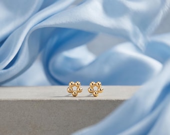 Gold Flower Piercing, 14K Solid Gold Dainty Floral Stud Earrings, Minimal Botanical Fine Jewelry, Everyday Gold Studs, Gift for Women