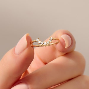 Diamond Dainty Curve Ring | 14k Solid Gold Arched Nesting Ring | Sunbeam Contour Ring Women | Minimal Ring Enhancer for Round Solitaire