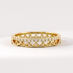 Scalloped Diamond Wedding Band, 14K Solid Gold Vintage Filigree Ring, Openwork Bridal Band for Women