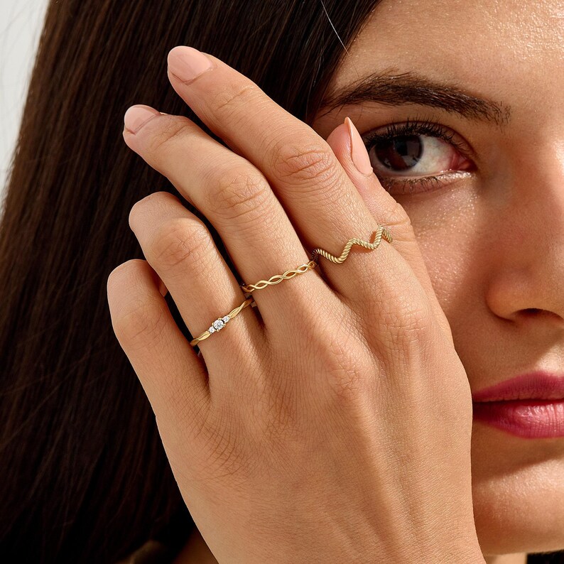 10K Gold Ring, Solid 10K Gold Twist Ring, Dainty Twist Stacking Band for Women, 10K Rope Ring, Gold Twist Band imagen 9