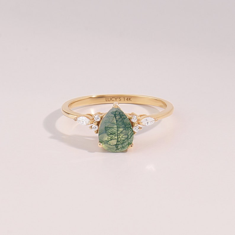 Impresionante anillo de compromiso de ágata de musgo de pera, anillo de promesa vintage de oro macizo, anillo de aniversario verde acuático de 14 kt, anillo de solitario de cristal para mujer imagen 1