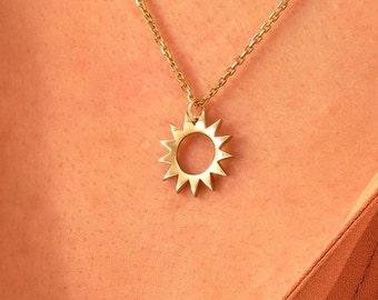 Round Sun Pendant | 14k Solid Gold Minimalist Sunburst Charm | Vintage Sunshine Pendant Necklace | Small Sunbeam Statement Necklace Women