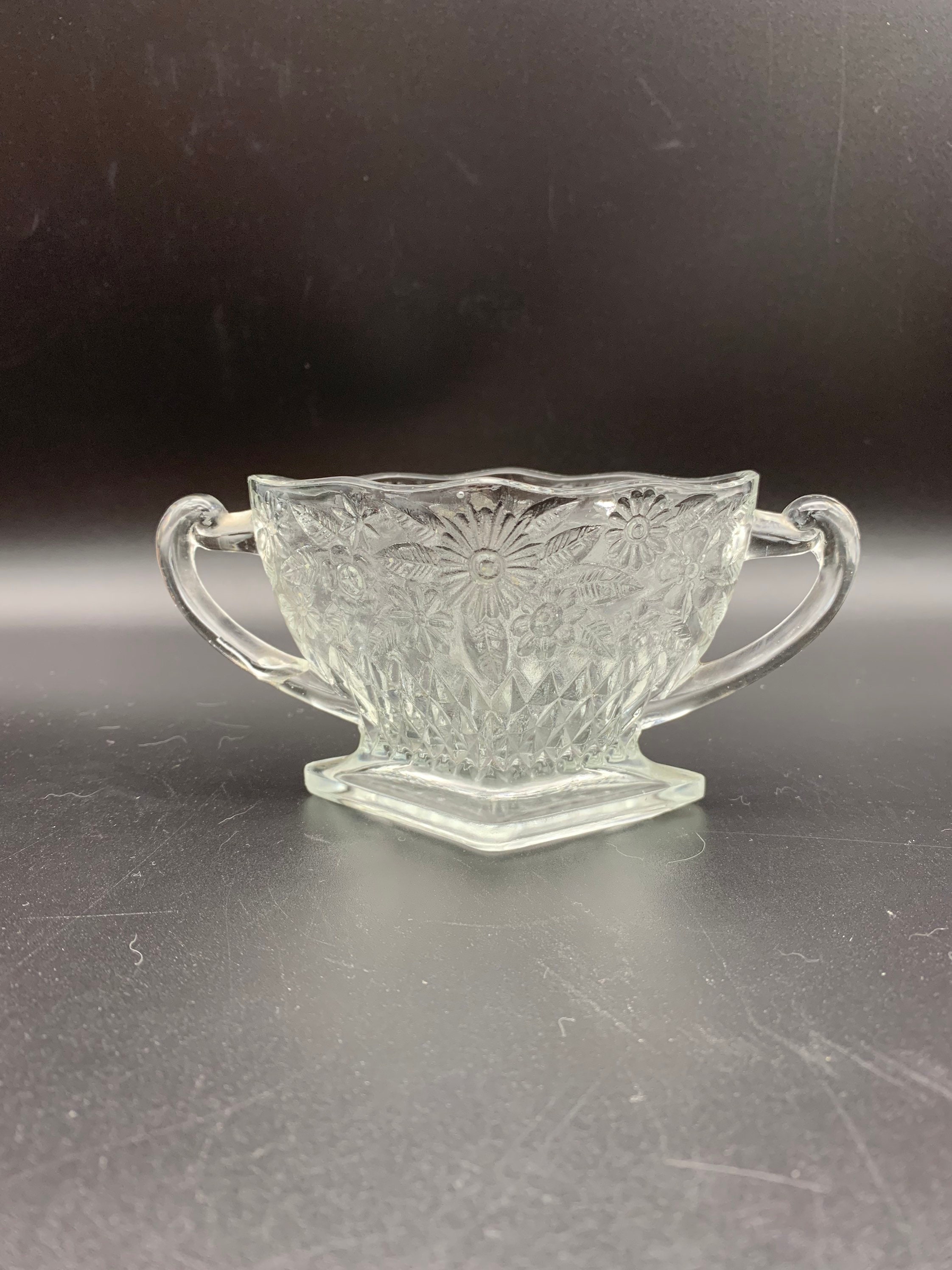 Home Decor Great Gift Kitchen Dining Serving Vintage Depression Glass 1930s Indiana Glass Pineapple Floral Serving Bowl Clear Crystal
