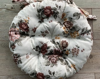 Quilted Chair Cushions / Seat cushions with flowers print / Chair Cushions with ties / Round Chair Cushions / Outdoor Chair Cushions