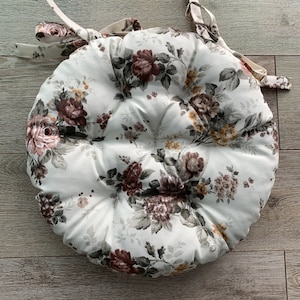 Quilted Chair Cushions / Seat cushions with flowers print / Chair Cushions with ties / Round Chair Cushions / Outdoor Chair Cushions