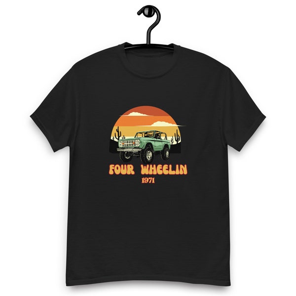 Four Wheelin' Men's classic tee