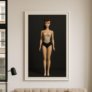 Poster vintage di Barbie bruna - Stampa artistica di bambola di moda classica, decorazione da parete retrò e glamour, regalo da collezione Barbiecore, stile bambola iconico