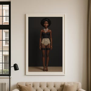 Poster da parete Barbie retrò: bambola glamour vintage con corsetto nero, poster femminile chic, stampa di moda neutra, arredamento boudoir parigino