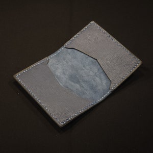Cartera minimalista: cartera plegable de cuero minimalista, diseño delgado hecho a mano, elegante organizador de tarjetas y efectivo para hombres y mujeres, azul