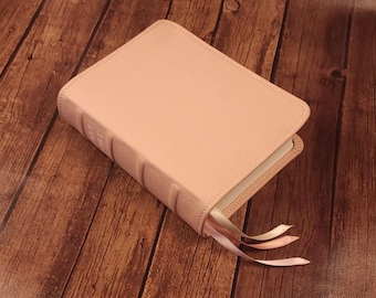 Dusty Pink Leather NLT Wide Margin Journaling Bible: Ivory Stitch