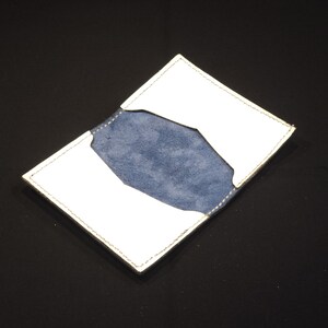 Cartera minimalista: cartera plegable de cuero minimalista, diseño delgado hecho a mano, elegante organizador de tarjetas y efectivo para hombres y mujeres, azul blanco